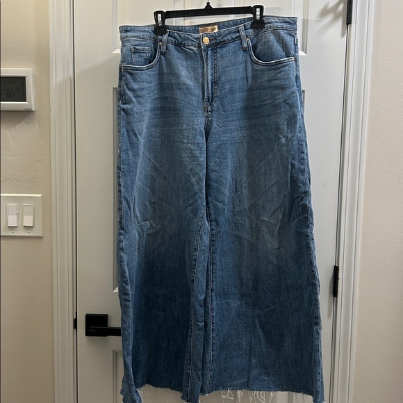 Kut from the Kloth Classic Blue Jeans - Picture 2 of 5